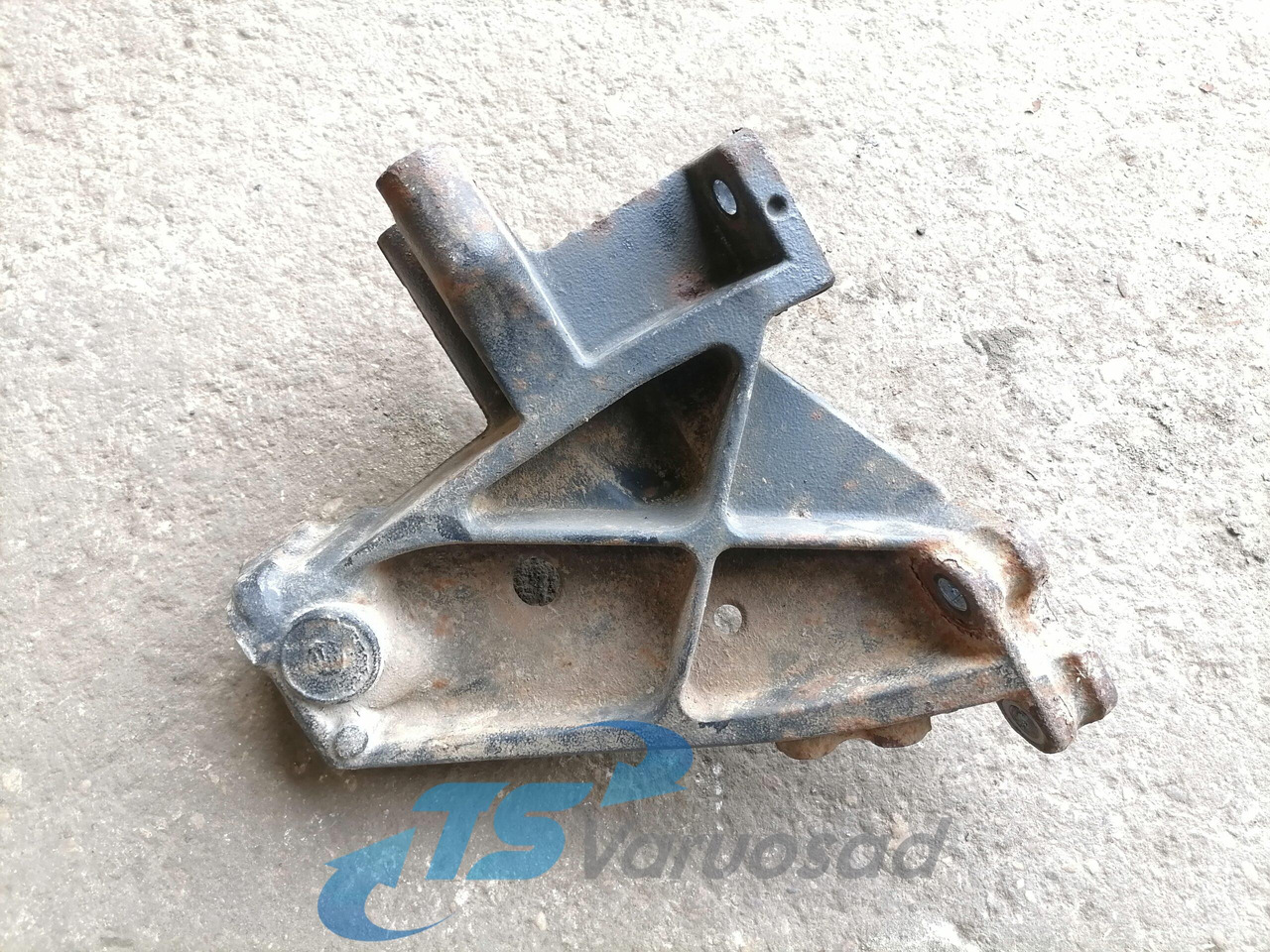 Scania Front bumper carrier 1431602 - Bumper for Truck: picture 3 Scania Front bumper carrier 1431602 - Bumper for Truck: picture 3