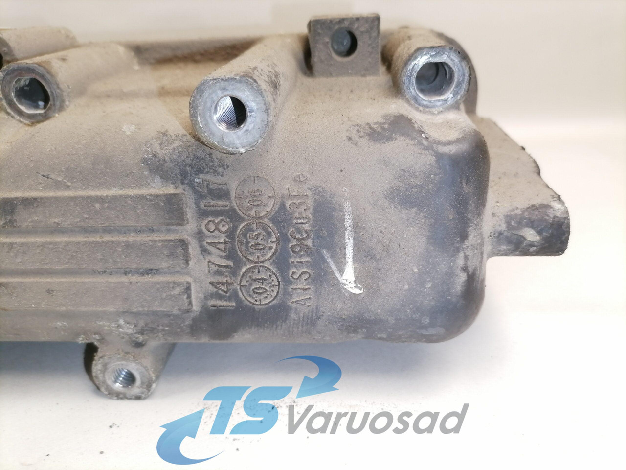 Scania Intake mainfold 1474817 - Intake manifold for Truck: picture 3 Scania Intake mainfold 1474817 - Intake manifold for Truck: picture 3
