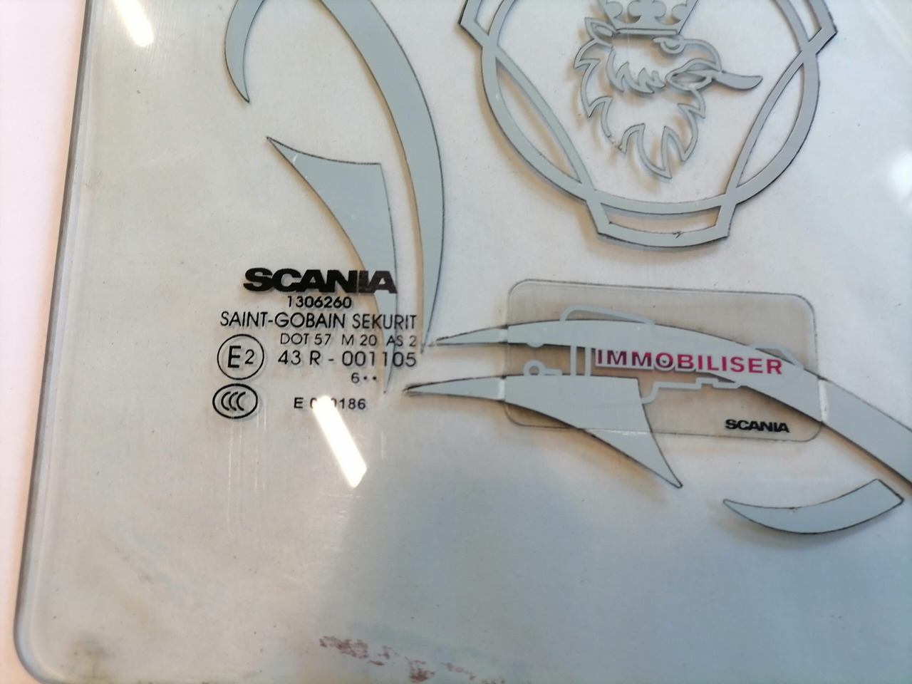 Scania Küljeklaas, parem 1306260 - Window and parts for Truck: picture 3 Scania Küljeklaas, parem 1306260 - Window and parts for Truck: picture 3