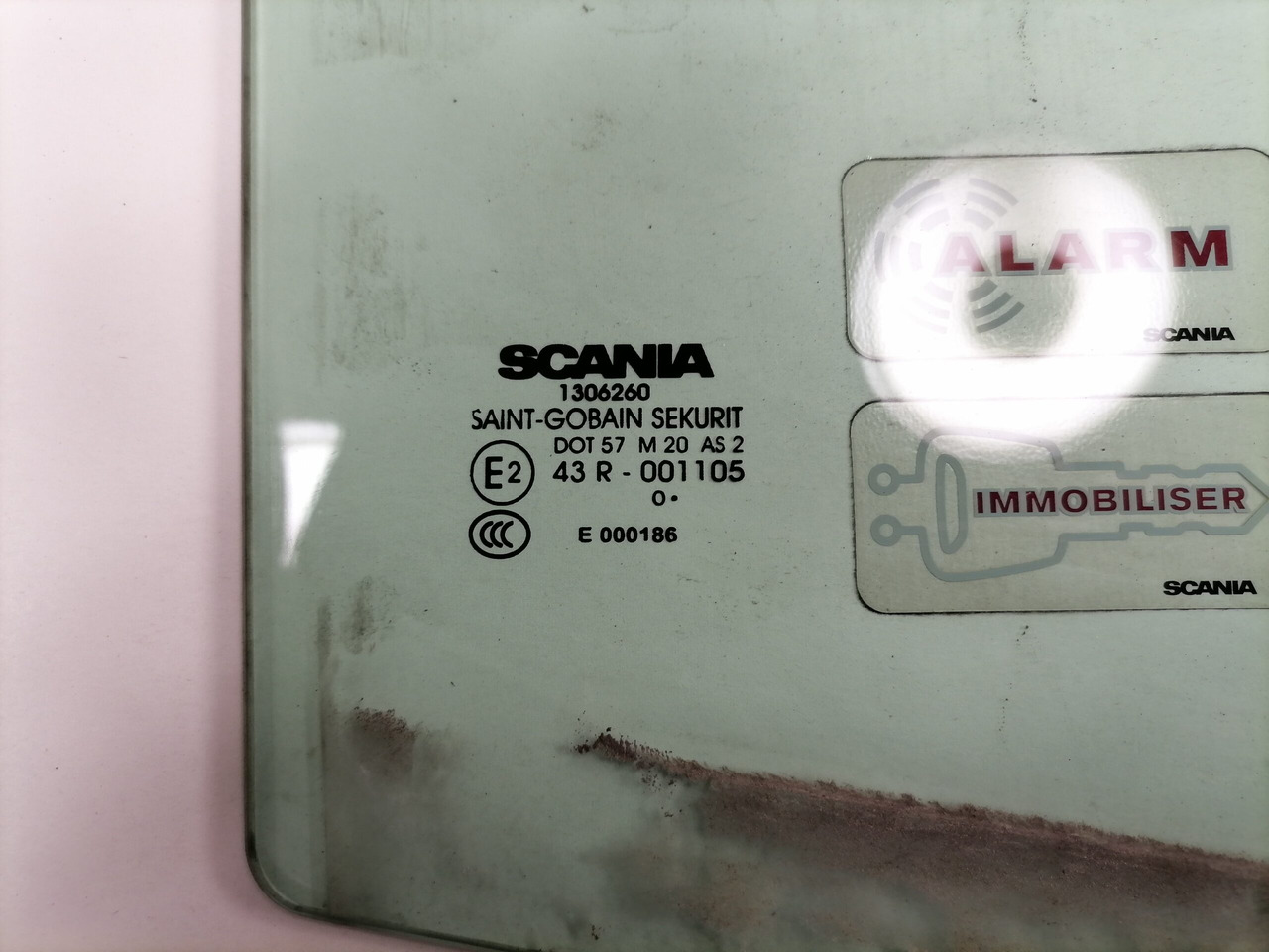 Scania Küljeklaas, parem 1306260 - Window and parts for Truck: picture 2 Scania Küljeklaas, parem 1306260 - Window and parts for Truck: picture 2