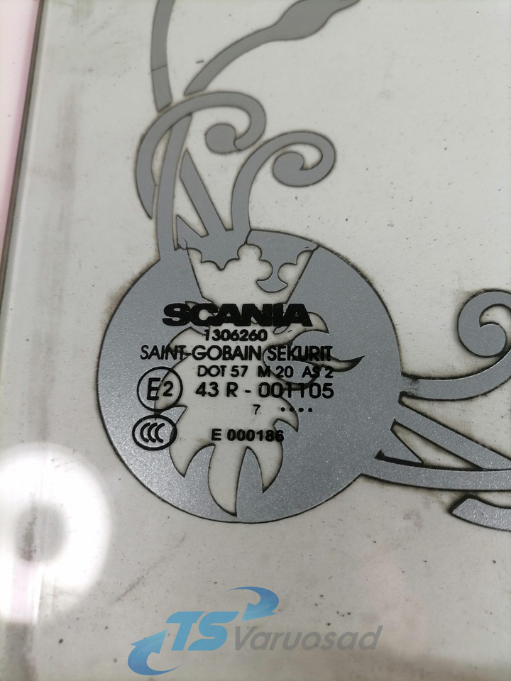 Scania Küljeklaas, parem 1306260 - Window and parts for Truck: picture 2 Scania Küljeklaas, parem 1306260 - Window and parts for Truck: picture 2