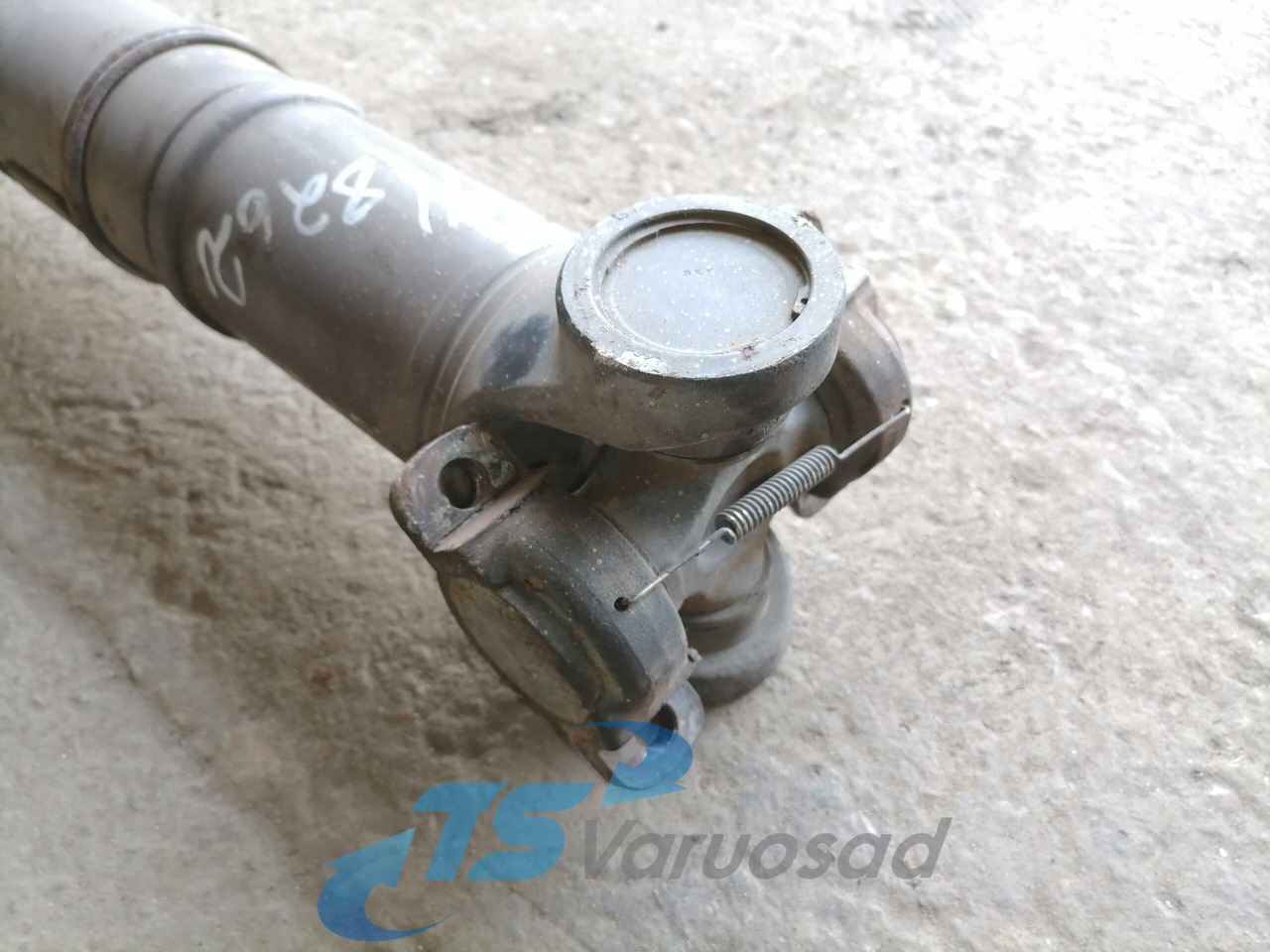 Scania Propeller shaft 1758615 - Propeller shaft for Truck: picture 3 Scania Propeller shaft 1758615 - Propeller shaft for Truck: picture 3