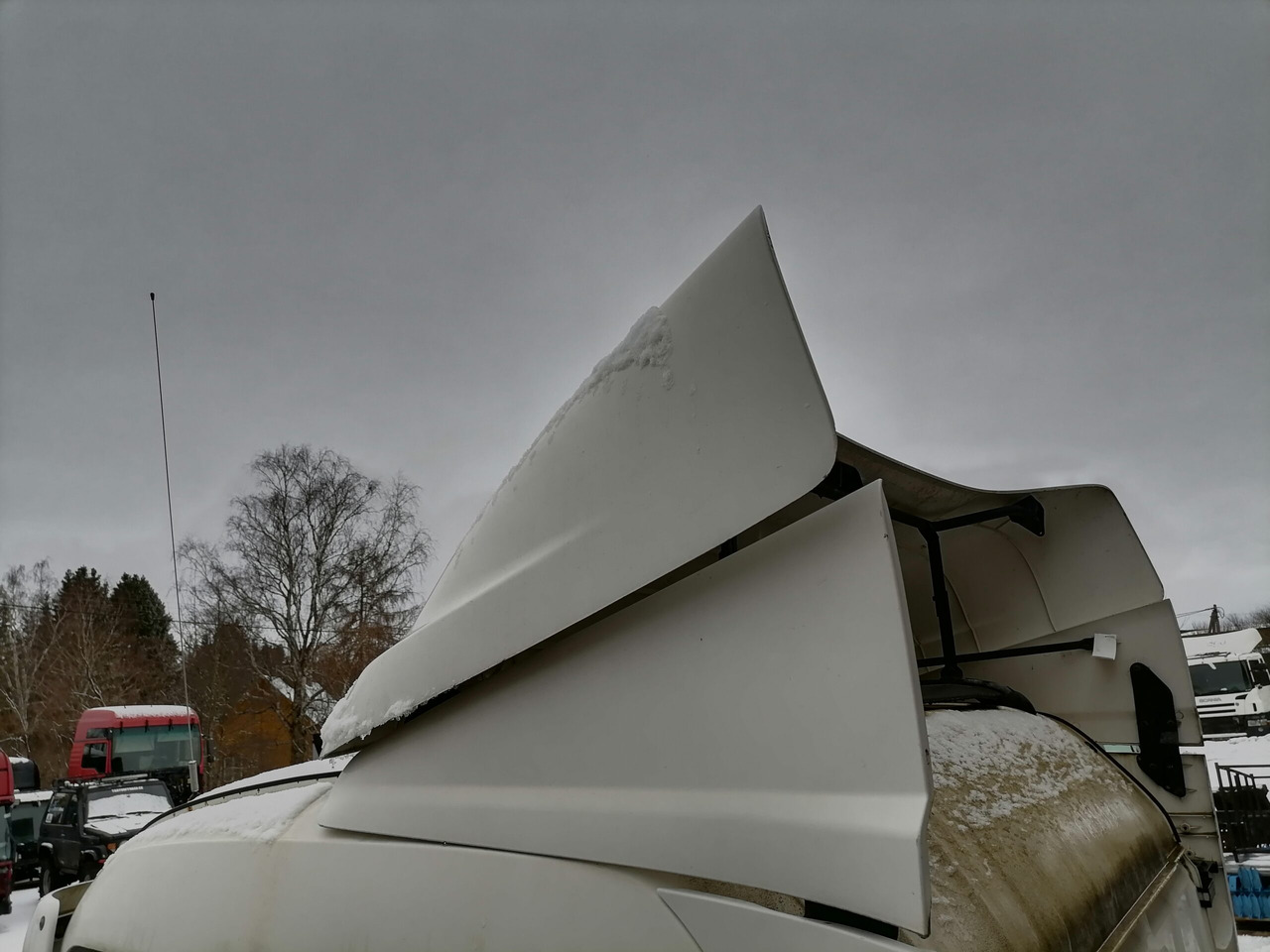 Scania Scania cab wind deflector, roof 1757973 - Aerodynamics/ Spoiler for Truck: picture 4 Scania Scania cab wind deflector, roof 1757973 - Aerodynamics/ Spoiler for Truck: picture 4