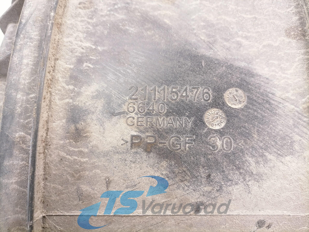 Volvo Air filter housing 21115476 - Air intake system for Truck: picture 4 Volvo Air filter housing 21115476 - Air intake system for Truck: picture 4