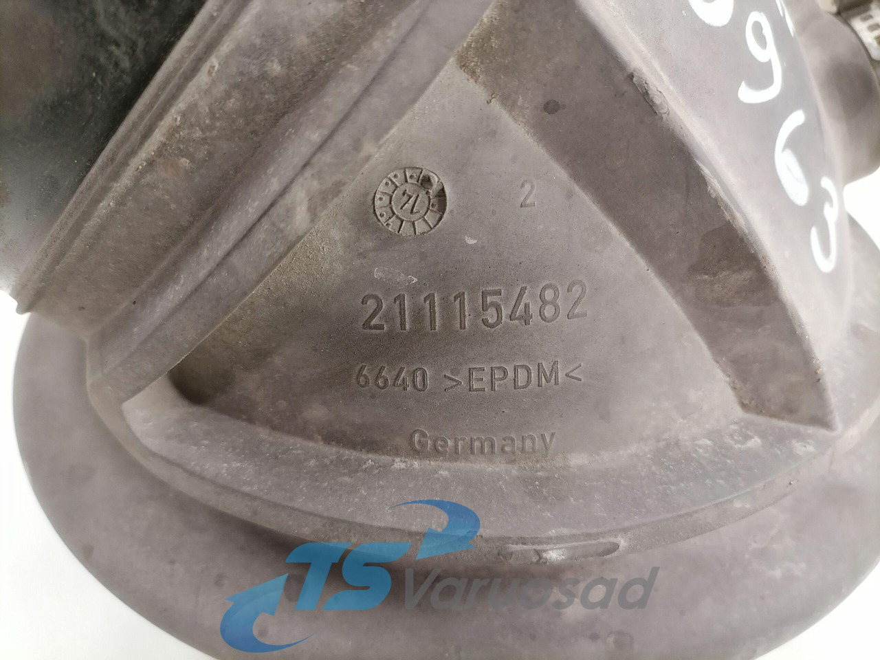 Volvo Air intake 21115482 - Air intake system for Truck: picture 3 Volvo Air intake 21115482 - Air intake system for Truck: picture 3