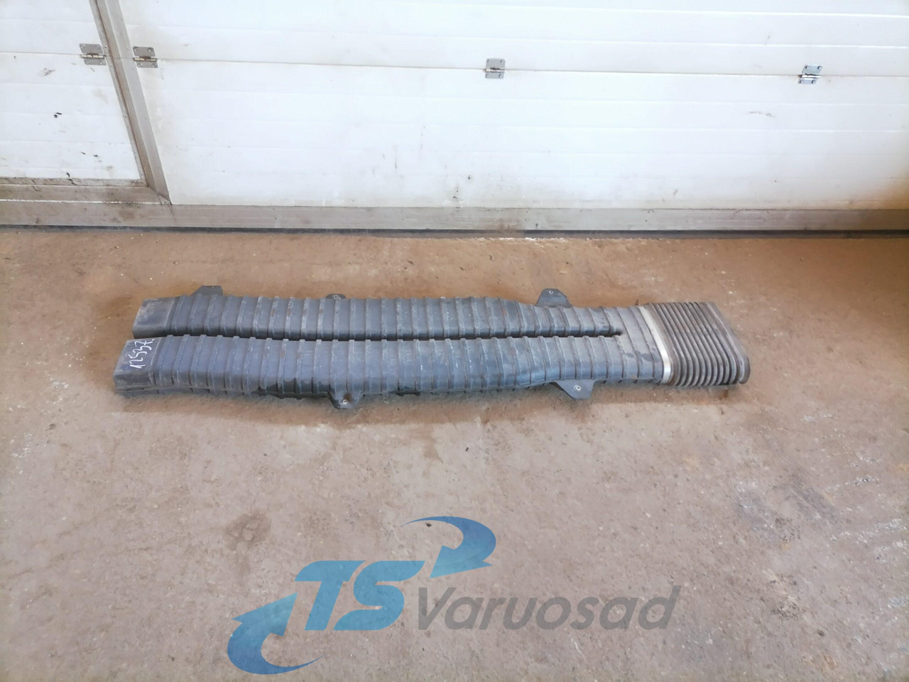 Volvo Air intake 21122123 - Air intake system for Truck: picture 1 Volvo Air intake 21122123 - Air intake system for Truck: picture 1