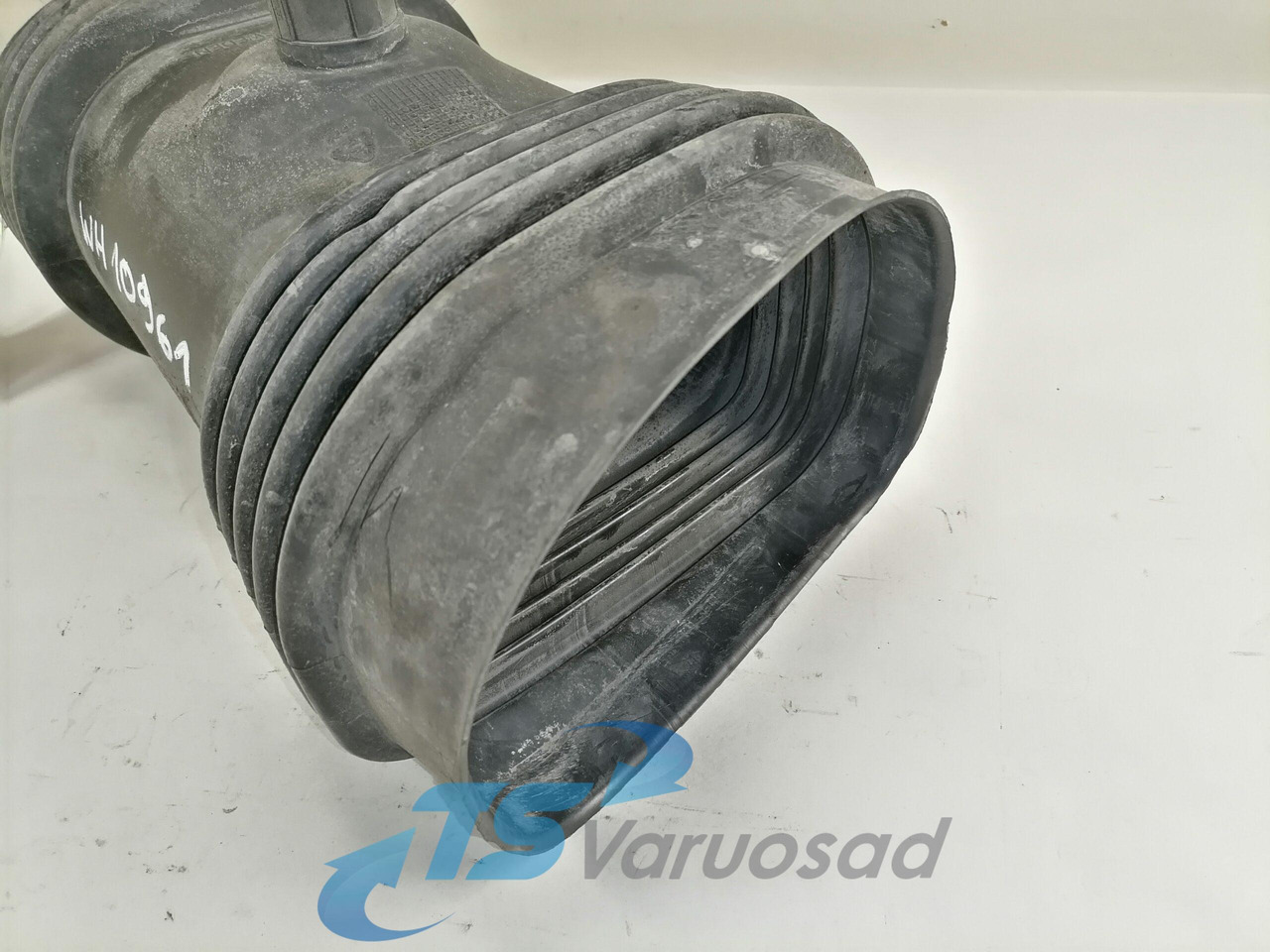 Volvo Air intake 21199194 - Air intake system for Truck: picture 2 Volvo Air intake 21199194 - Air intake system for Truck: picture 2
