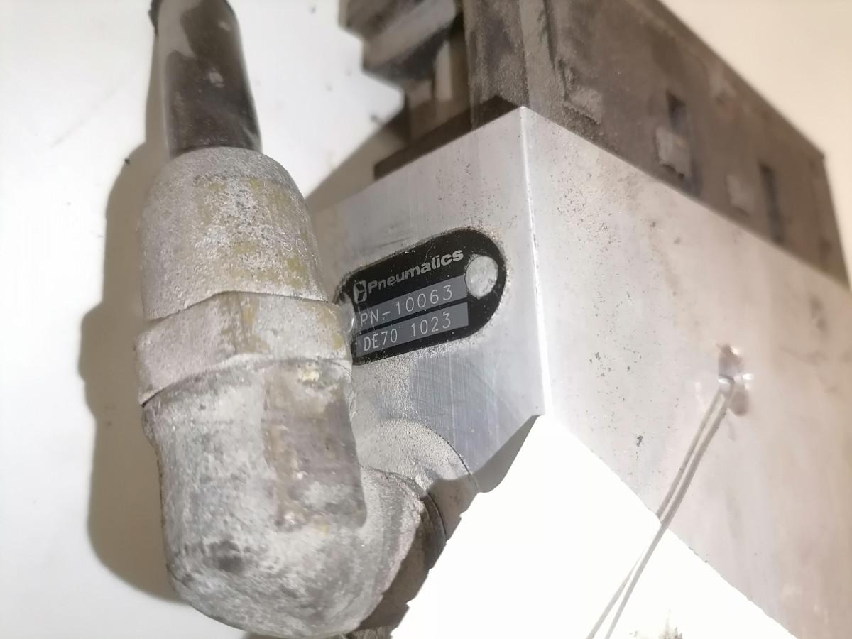 Volvo Air suspension control valve, ECAS 3944717 - Brake valve for Truck: picture 4 Volvo Air suspension control valve, ECAS 3944717 - Brake valve for Truck: picture 4