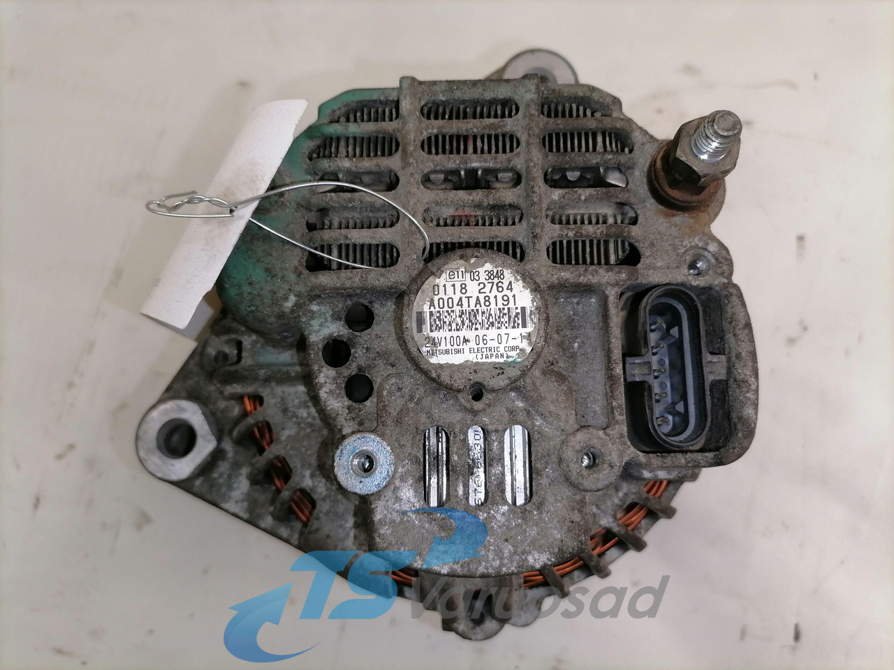 Volvo Alternator 20707050 - Alternator for Truck: picture 2 Volvo Alternator 20707050 - Alternator for Truck: picture 2