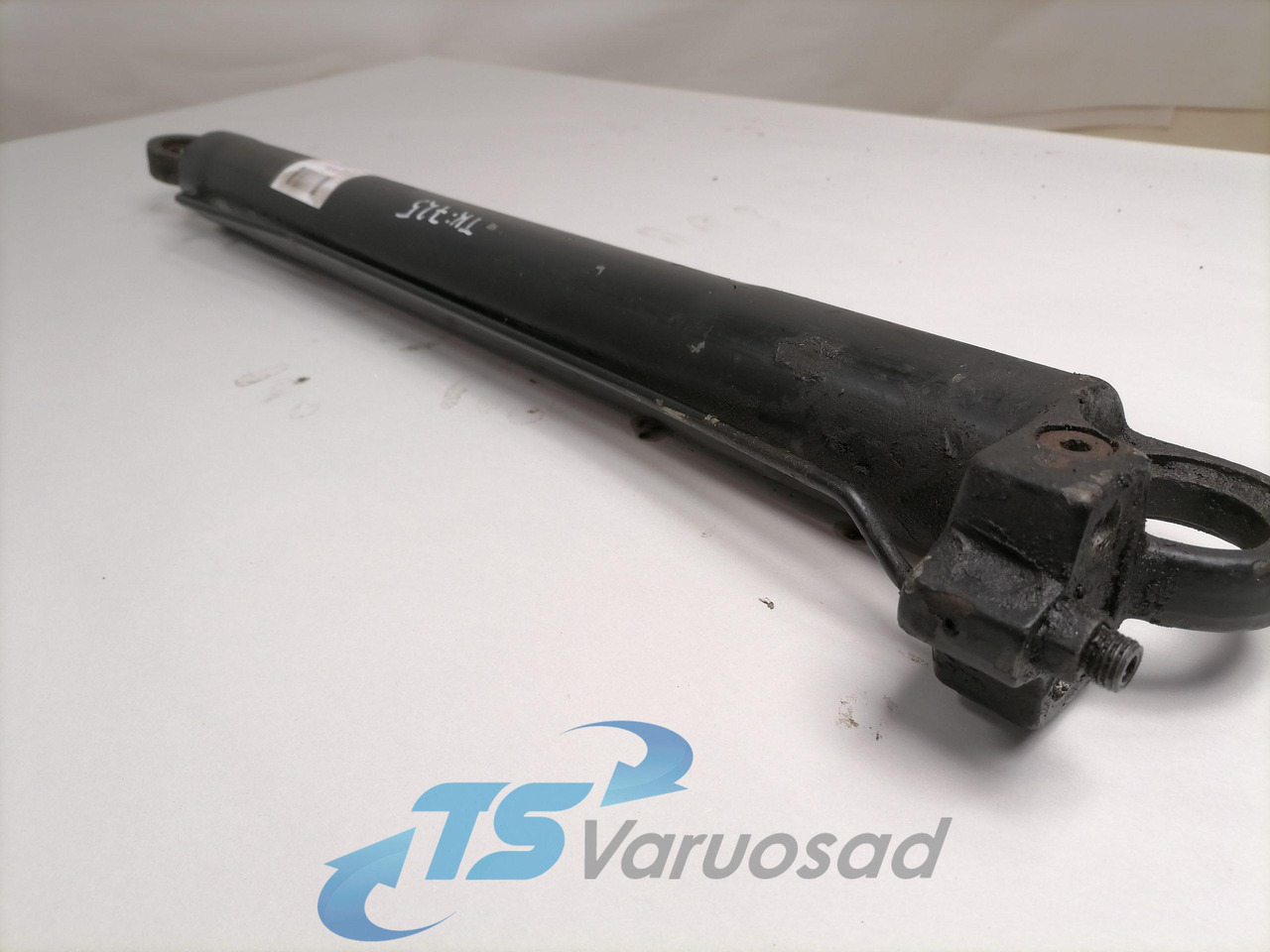 Volvo Cab tilting cylinder 3198842 - Cab suspension for Truck: picture 2 Volvo Cab tilting cylinder 3198842 - Cab suspension for Truck: picture 2