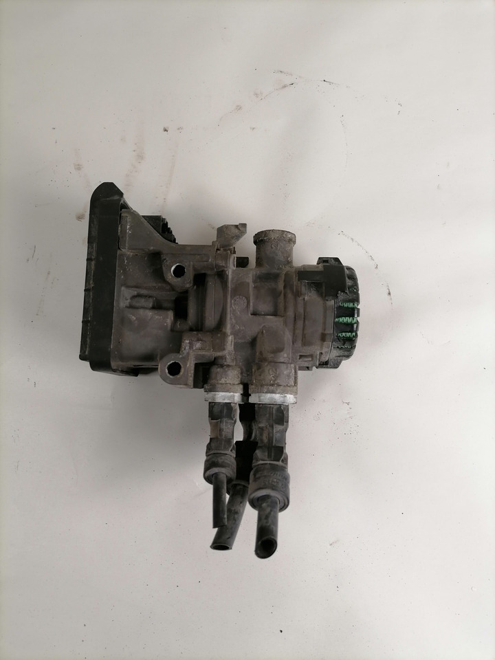 Volvo EBS brake valve 22225550 - Brake valve for Truck: picture 3 Volvo EBS brake valve 22225550 - Brake valve for Truck: picture 3