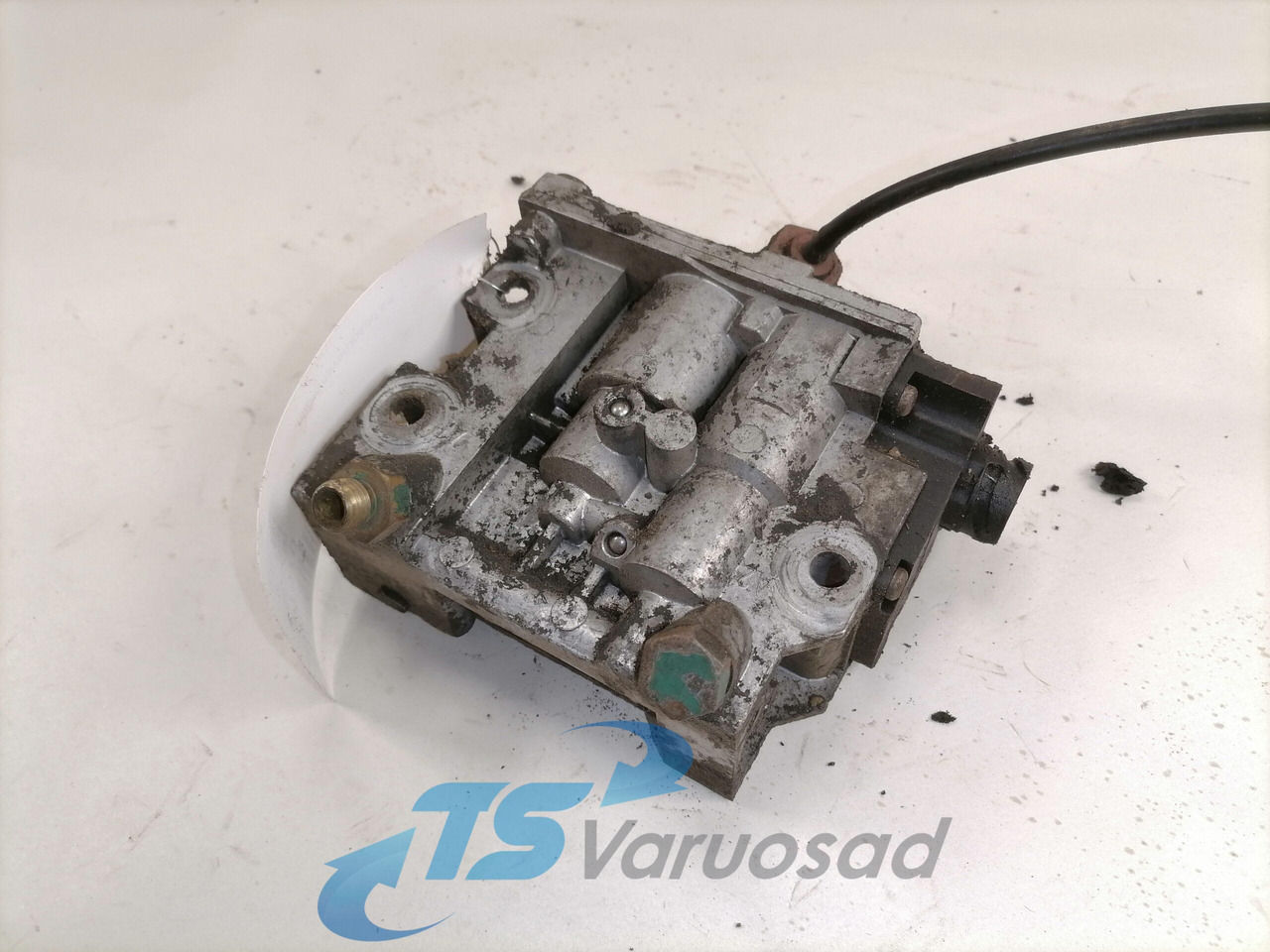 Volvo Engine control switch 2041199 - Exhaust system for Truck: picture 3 Volvo Engine control switch 2041199 - Exhaust system for Truck: picture 3