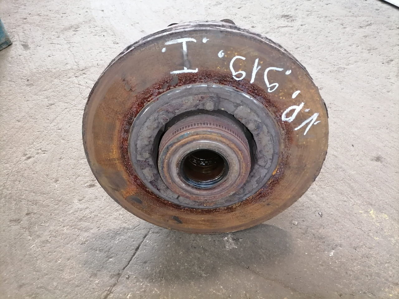 Volvo First wheel hub 1026798 - Wheel hub for Truck: picture 2 Volvo First wheel hub 1026798 - Wheel hub for Truck: picture 2