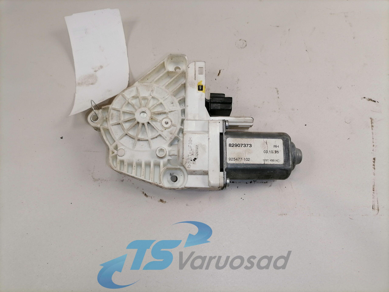 Volvo Glass lift 82907373 - Window and parts for Truck: picture 1 Volvo Glass lift 82907373 - Window and parts for Truck: picture 1