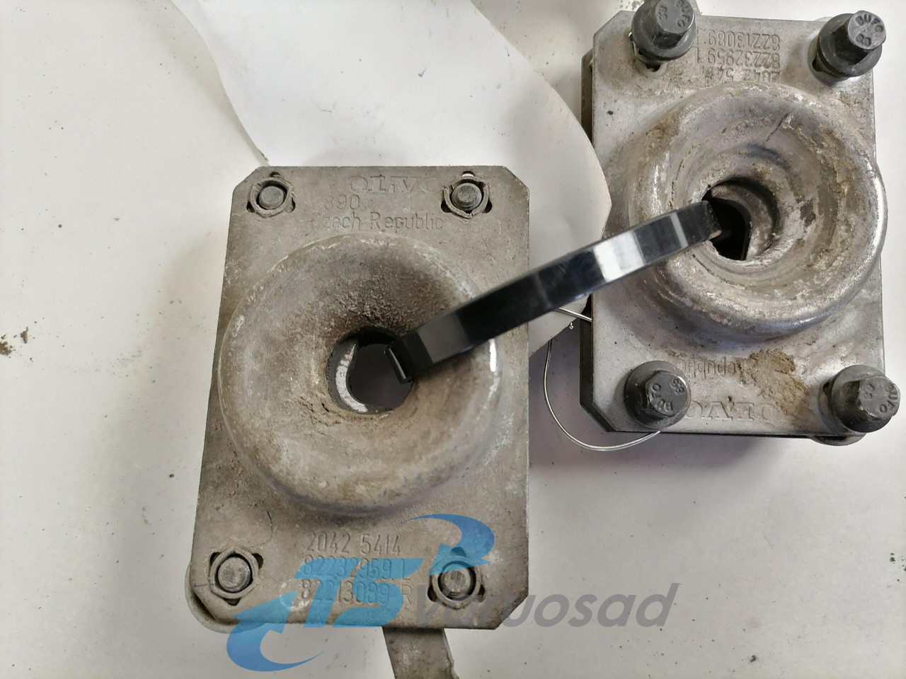 Volvo Iluvõre lukk 20425414 - Grill for Truck: picture 3 Volvo Iluvõre lukk 20425414 - Grill for Truck: picture 3