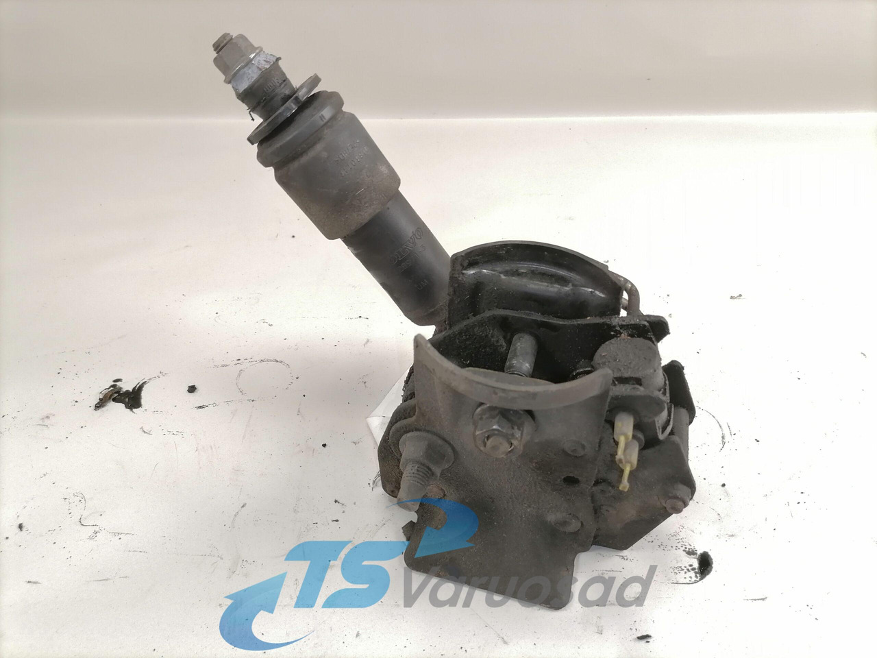 Volvo Kabiini lukusti 22247233 - Cab suspension for Truck: picture 3 Volvo Kabiini lukusti 22247233 - Cab suspension for Truck: picture 3