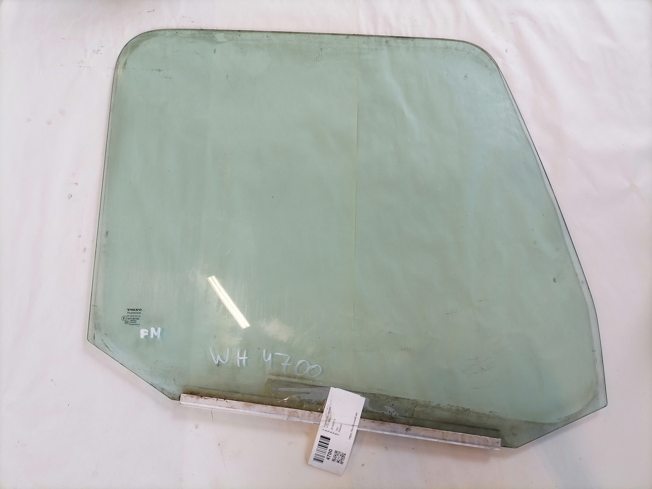 Volvo Küljeklaas, parem 8140913 - Window and parts for Truck: picture 2 Volvo Küljeklaas, parem 8140913 - Window and parts for Truck: picture 2