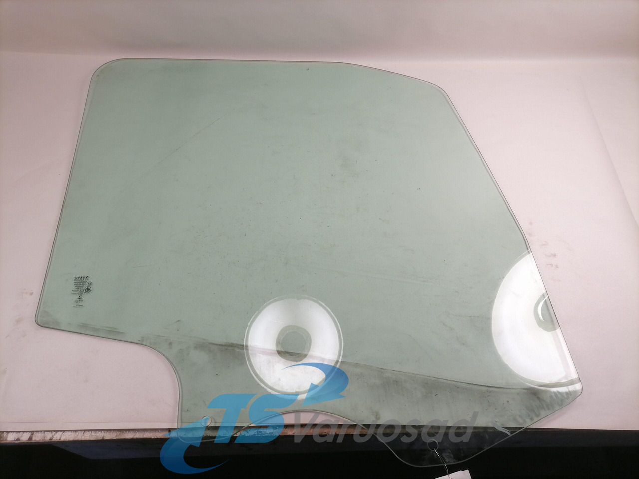 Volvo Küljeklaas, vasak 84043040 - Window and parts for Truck: picture 1 Volvo Küljeklaas, vasak 84043040 - Window and parts for Truck: picture 1