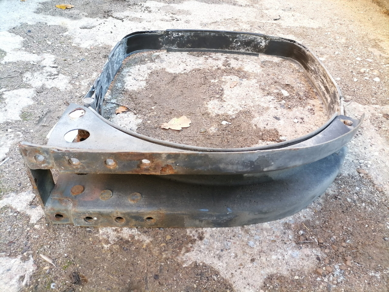 Volvo Kütusepaagi kandur, Volvo 20721537 - Fuel tank for Truck: picture 4 Volvo Kütusepaagi kandur, Volvo 20721537 - Fuel tank for Truck: picture 4