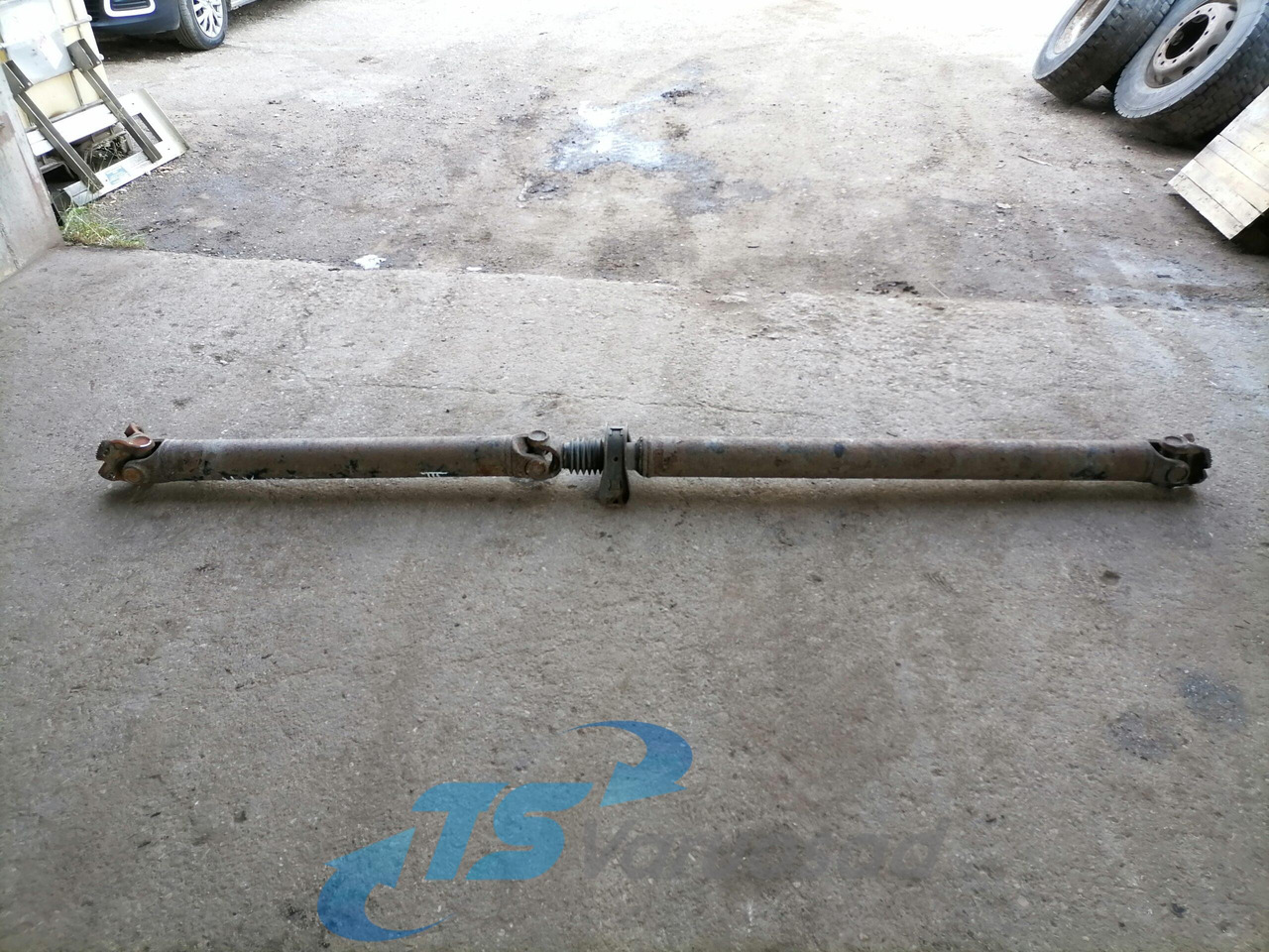 Volvo Propeller shaft 20735186 - Propeller shaft for Truck: picture 1 Volvo Propeller shaft 20735186 - Propeller shaft for Truck: picture 1