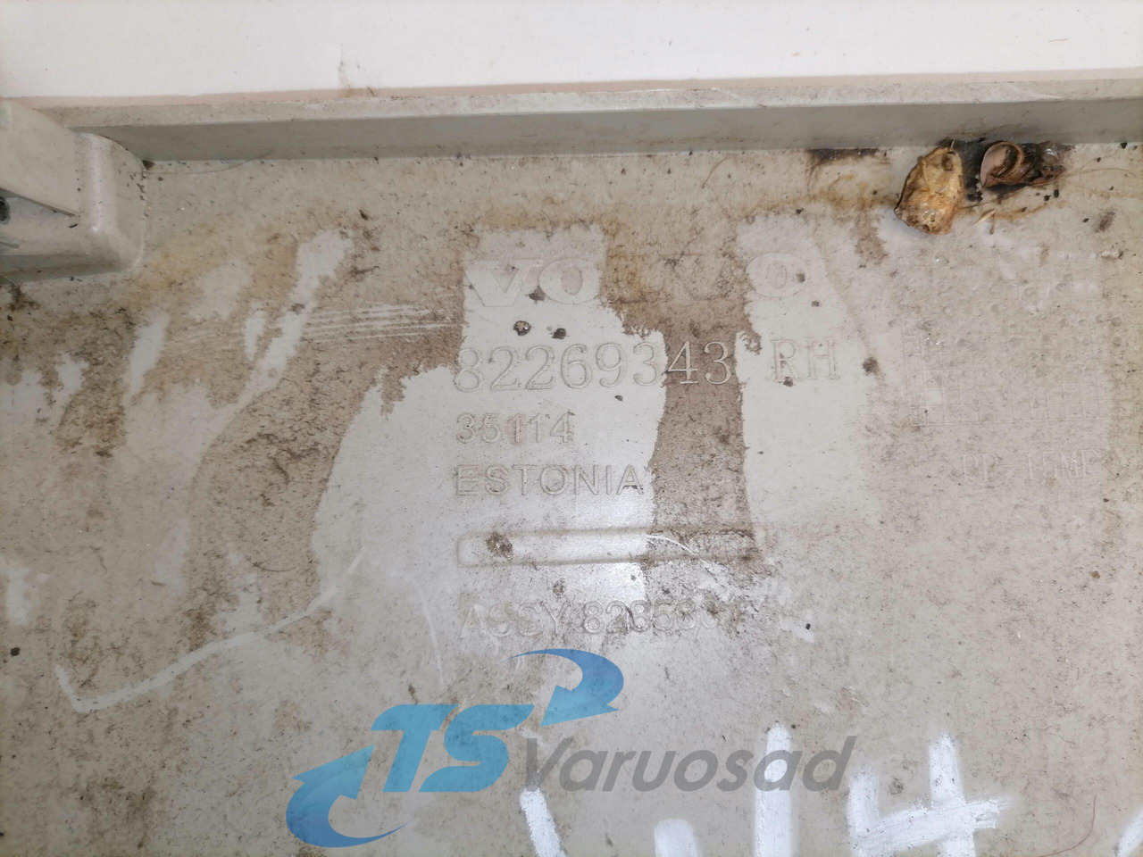 Volvo Salongi plastik 82269343 - Universal part for Truck: picture 3 Volvo Salongi plastik 82269343 - Universal part for Truck: picture 3