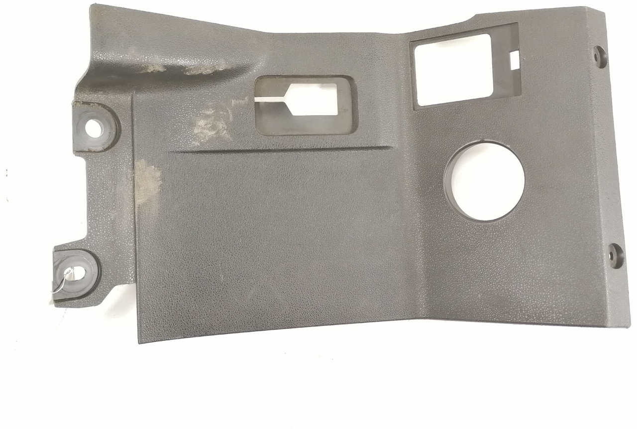 Volvo Salongi plastik 82415366 - Universal part for Truck: picture 1 Volvo Salongi plastik 82415366 - Universal part for Truck: picture 1