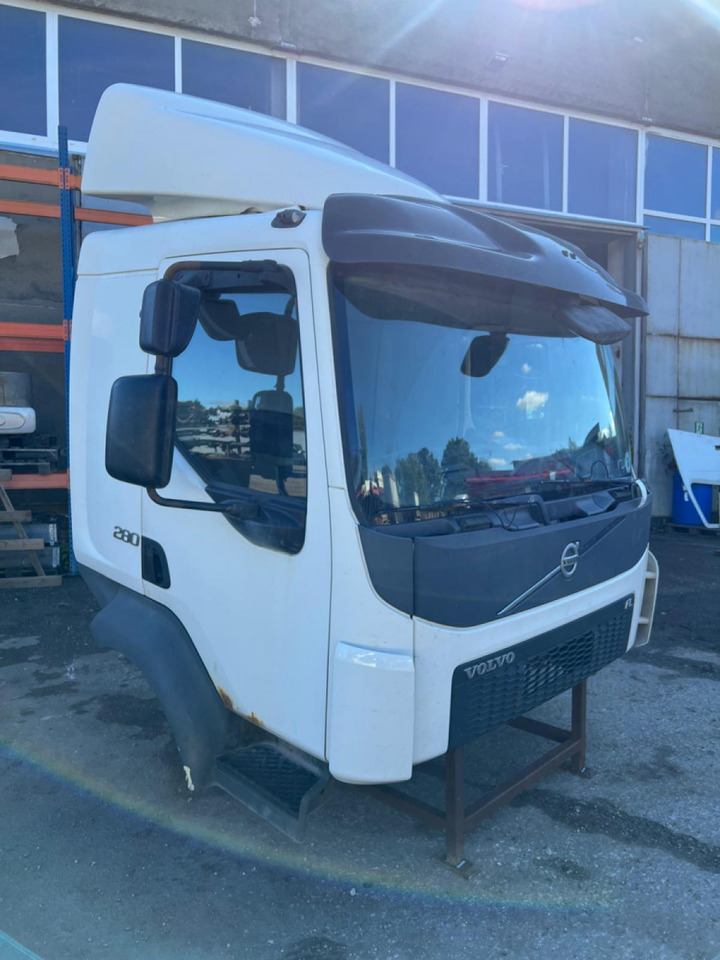 Volvo Volvo kabiin 85145280 - Cab and interior for Truck: picture 2 Volvo Volvo kabiin 85145280 - Cab and interior for Truck: picture 2