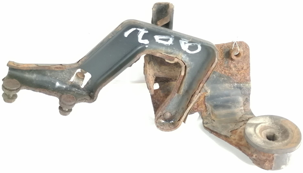 Volvo lower grille carrier hinge 20425955 - Grill for Truck: picture 3 Volvo lower grille carrier hinge 20425955 - Grill for Truck: picture 3