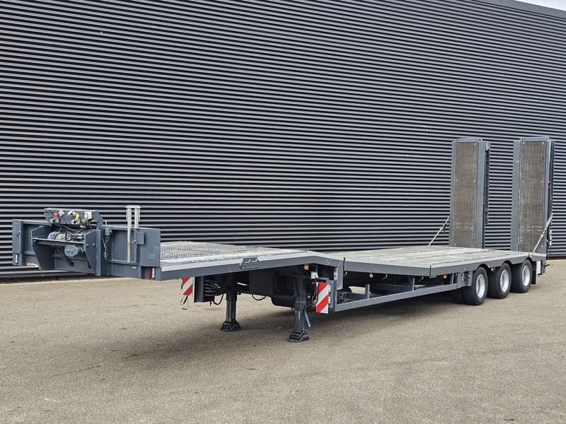 Nooteboom MCO-48-03 / STEERING AXLE / HYDRAULIC RAMPS + BED - Low loader semi-trailer: picture 1 Nooteboom MCO-48-03 / STEERING AXLE / HYDRAULIC RAMPS + BED - Low loader semi-trailer: picture 1