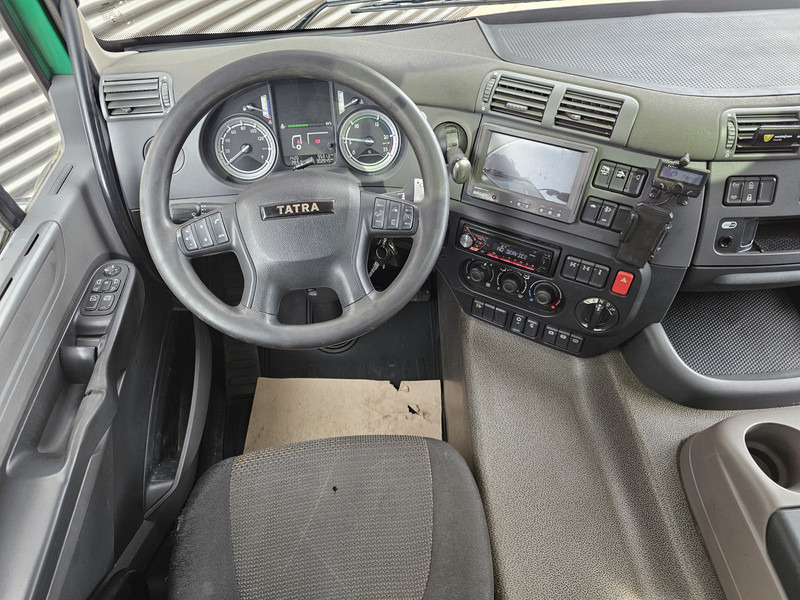 Tatra 6X6 / T158/II / 2 SIDE TIPPER - HMF Z CRANE on lease Tatra 6X6 / T158/II / 2 SIDE TIPPER - HMF Z CRANE: picture 16