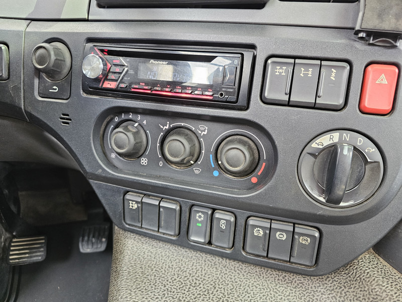 Tatra 6X6 / T158/II / 2 SIDE TIPPER - HMF Z CRANE on lease Tatra 6X6 / T158/II / 2 SIDE TIPPER - HMF Z CRANE: picture 17