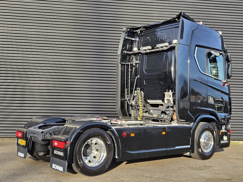 Scania S580 V8 4x2 / HYDRAULIC / RETARDER / FULL AIR - Tractor unit: picture 5 Scania S580 V8 4x2 / HYDRAULIC / RETARDER / FULL AIR - Tractor unit: picture 5