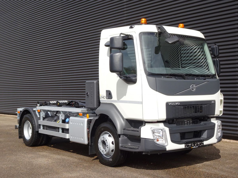 Volvo FL 240 /4X2 / HAAKARM / AMPIROLLE / !!NEW!! - Hook lift truck: picture 3 Volvo FL 240 /4X2 / HAAKARM / AMPIROLLE / !!NEW!! - Hook lift truck: picture 3