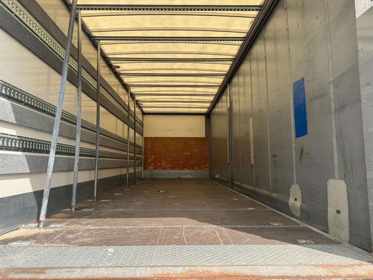 MAN 18.290 4X2 Koffer / Plane Top Zustand 8,30 Meter - Box truck: picture 3 MAN 18.290 4X2 Koffer / Plane Top Zustand 8,30 Meter - Box truck: picture 3