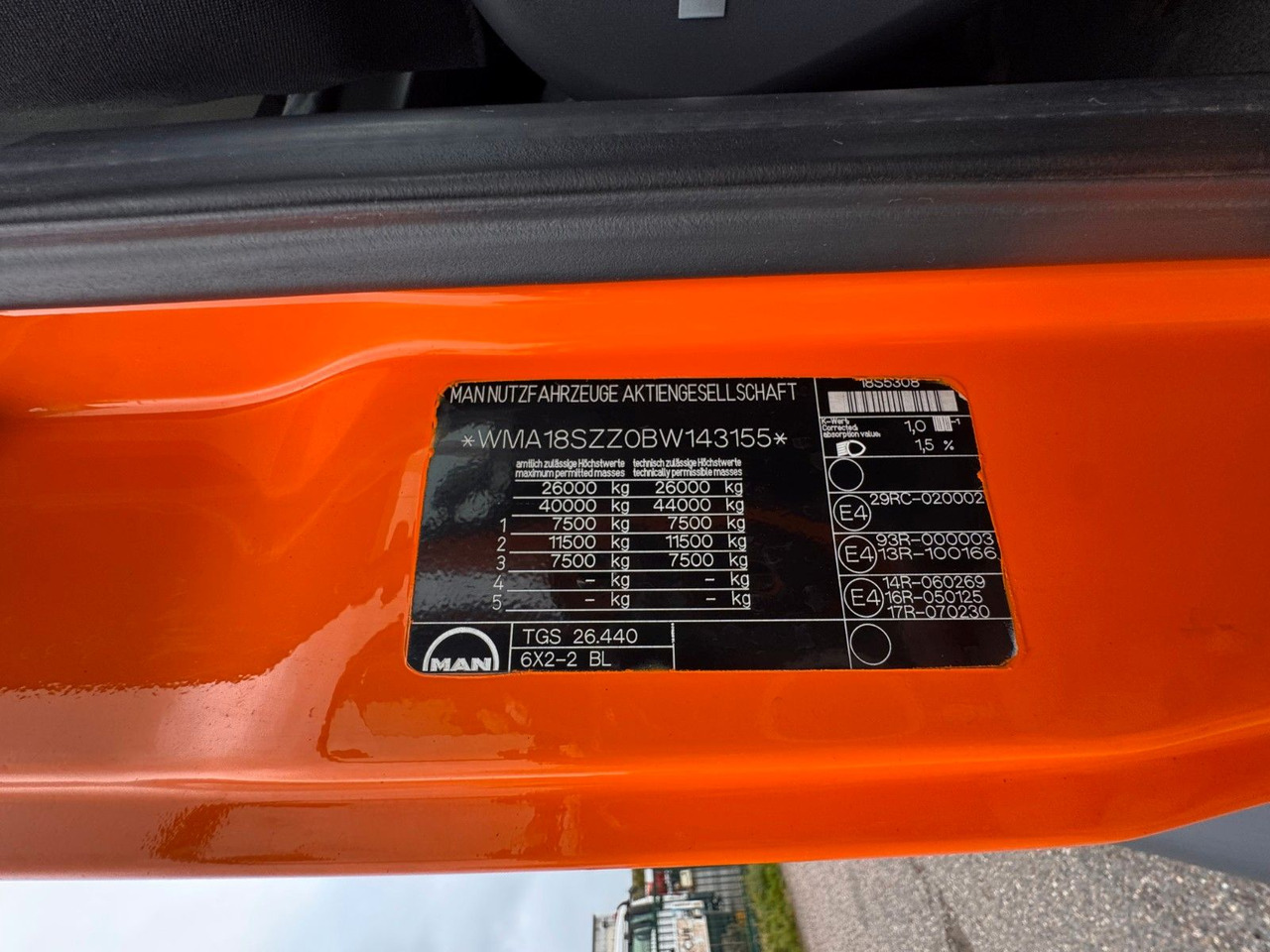 MAN 26.40 6X2 Meiller RK 20.70 mit Funk - Hook lift truck: picture 3 MAN 26.40 6X2 Meiller RK 20.70 mit Funk - Hook lift truck: picture 3