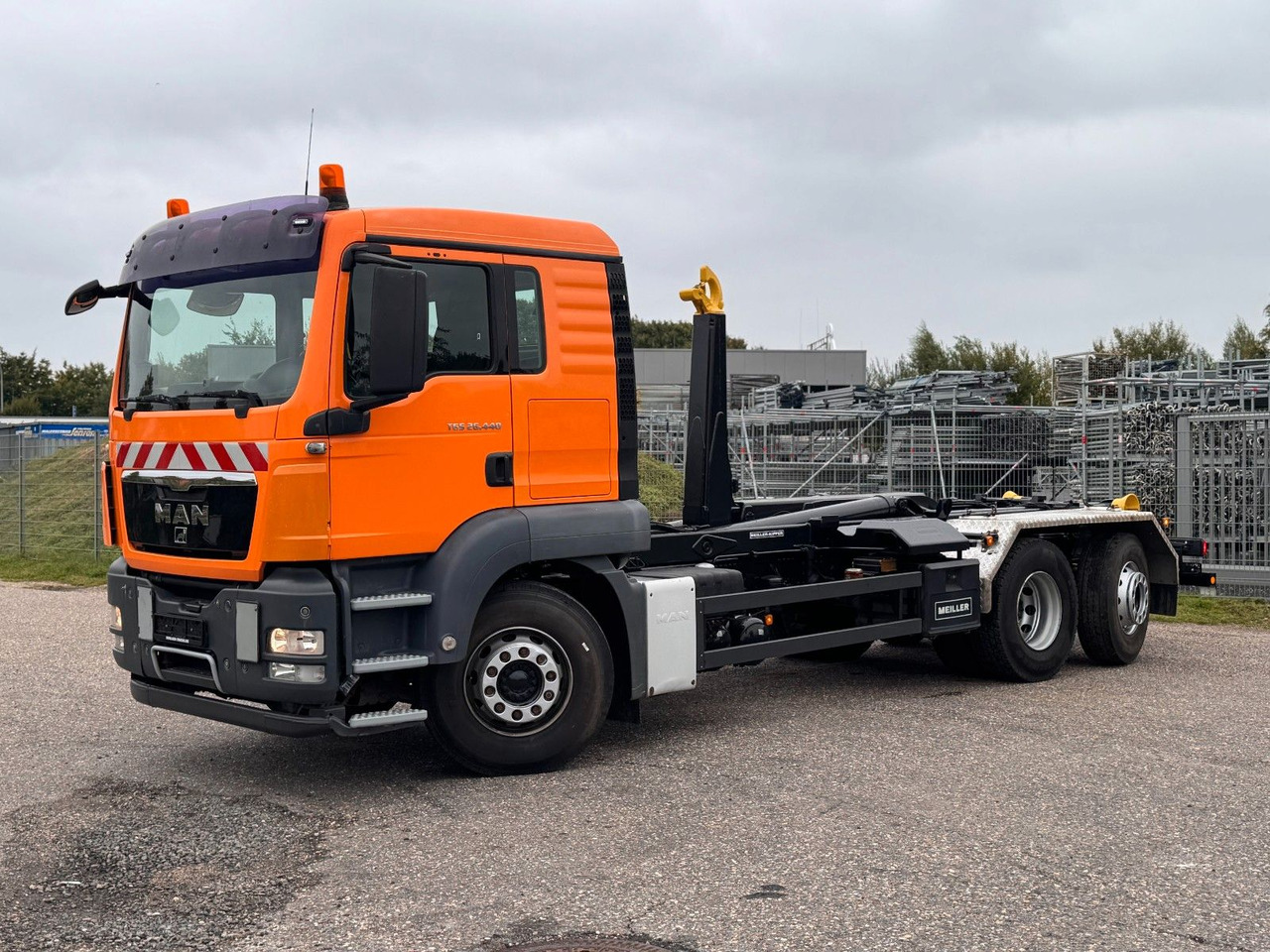 MAN 26.440 6X2 Meiller RK 20.70 mit Funk - Hook lift truck: picture 1 MAN 26.440 6X2 Meiller RK 20.70 mit Funk - Hook lift truck: picture 1