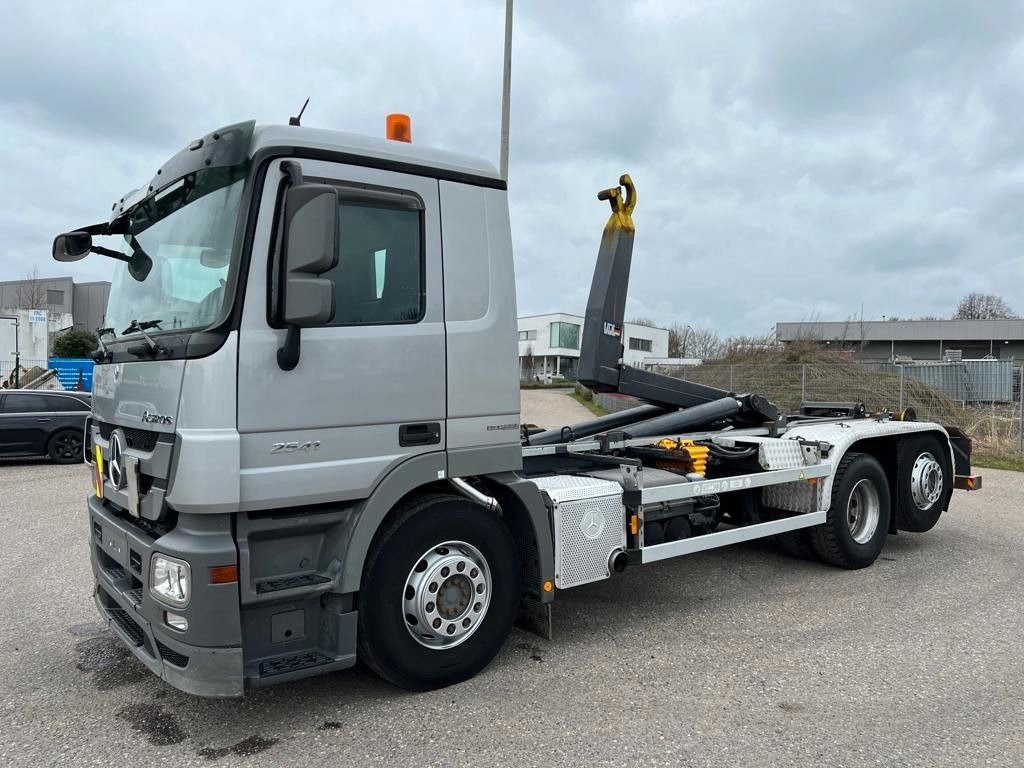 Mercedes-Benz 2541 6X2 Retarder VDL Abroller - Hook lift truck: picture 1 Mercedes-Benz 2541 6X2 Retarder VDL Abroller - Hook lift truck: picture 1