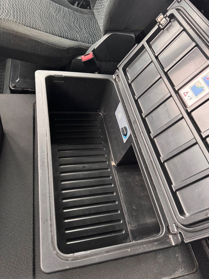 Mercedes-Benz 3748 8X4 Meiller Abroller mit Funk Top  Zustand - Hook lift truck: picture 4 Mercedes-Benz 3748 8X4 Meiller Abroller mit Funk Top  Zustand - Hook lift truck: picture 4