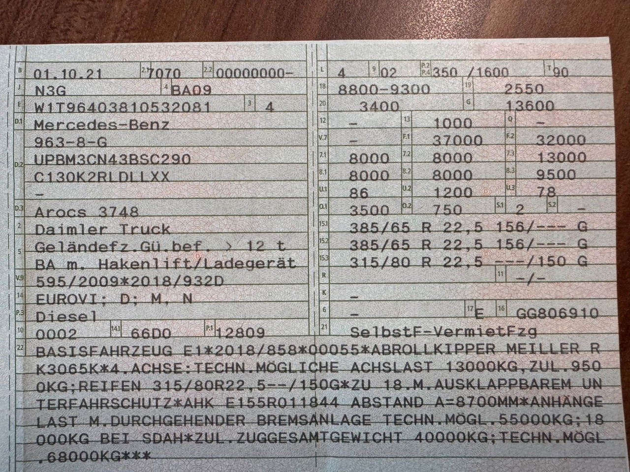 Mercedes-Benz 3748 8X4 Meiller Abroller mit Funk Top  Zustand - Hook lift truck: picture 2 Mercedes-Benz 3748 8X4 Meiller Abroller mit Funk Top  Zustand - Hook lift truck: picture 2