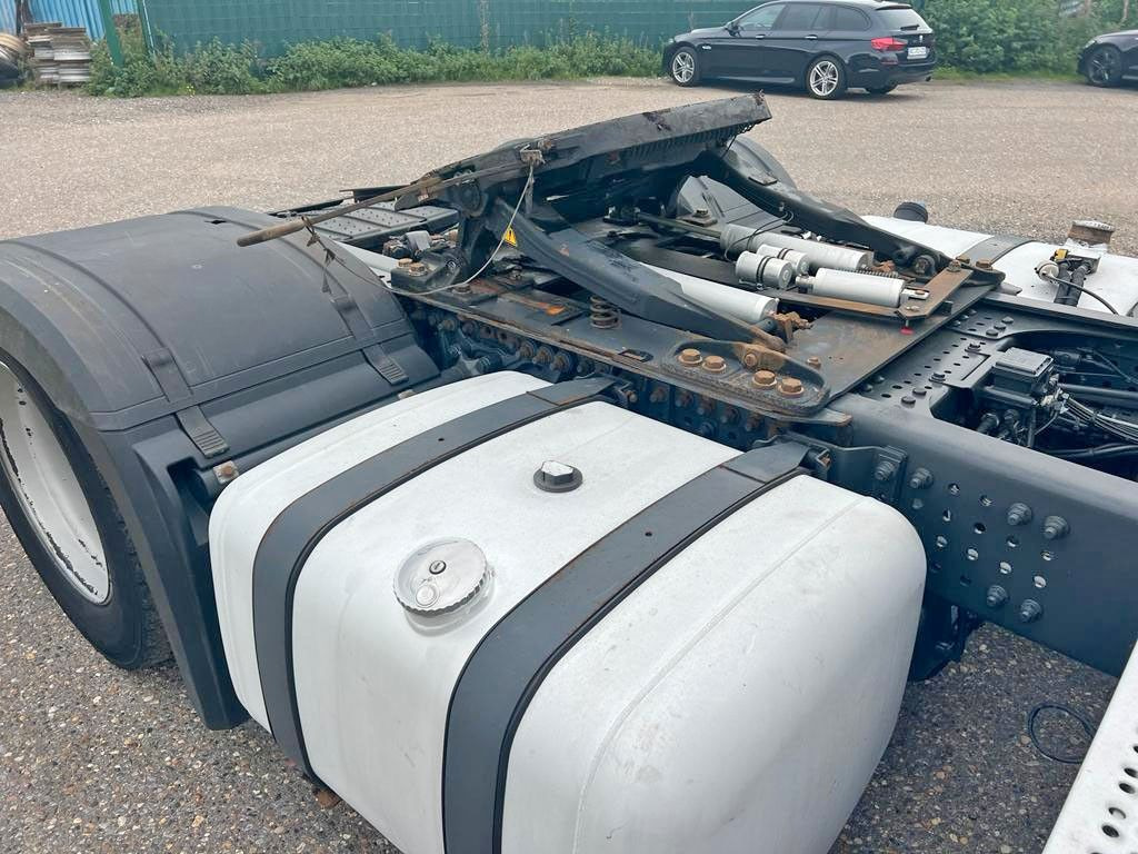 Tractor unit Mercedes-Benz 1842 4X2 mit Höhenverstellbarer Sattelkuppung Mercedes-Benz 1842 4X2 mit Höhenverstellbarer Sattelkuppung: picture 10