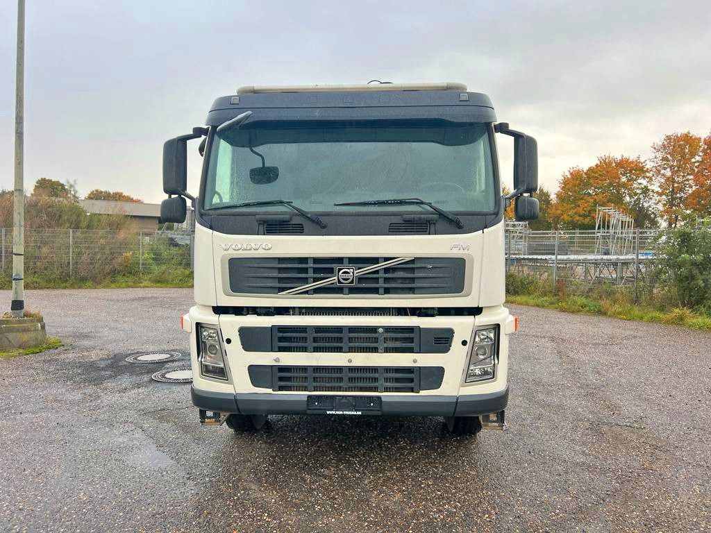 Hook lift truck, Crane truck Volvo FM 400 6X4 Abroller & Kran Terex 125.2: picture 18