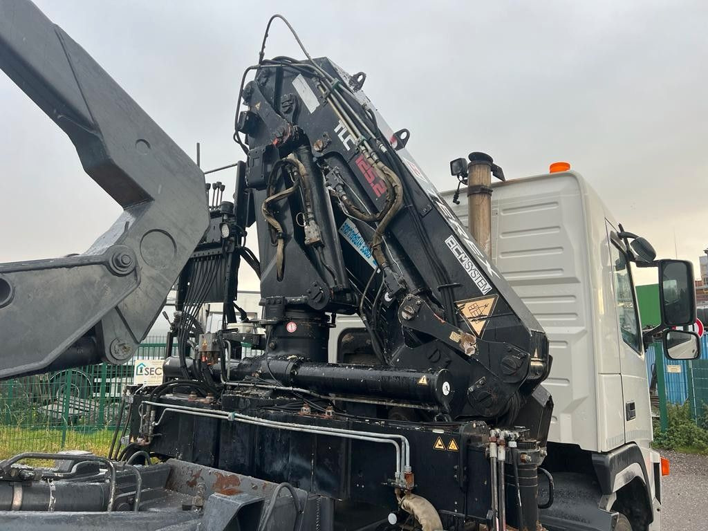 Hook lift truck, Crane truck Volvo FM 400 6X4 Abroller & Kran Terex 125.2: picture 11