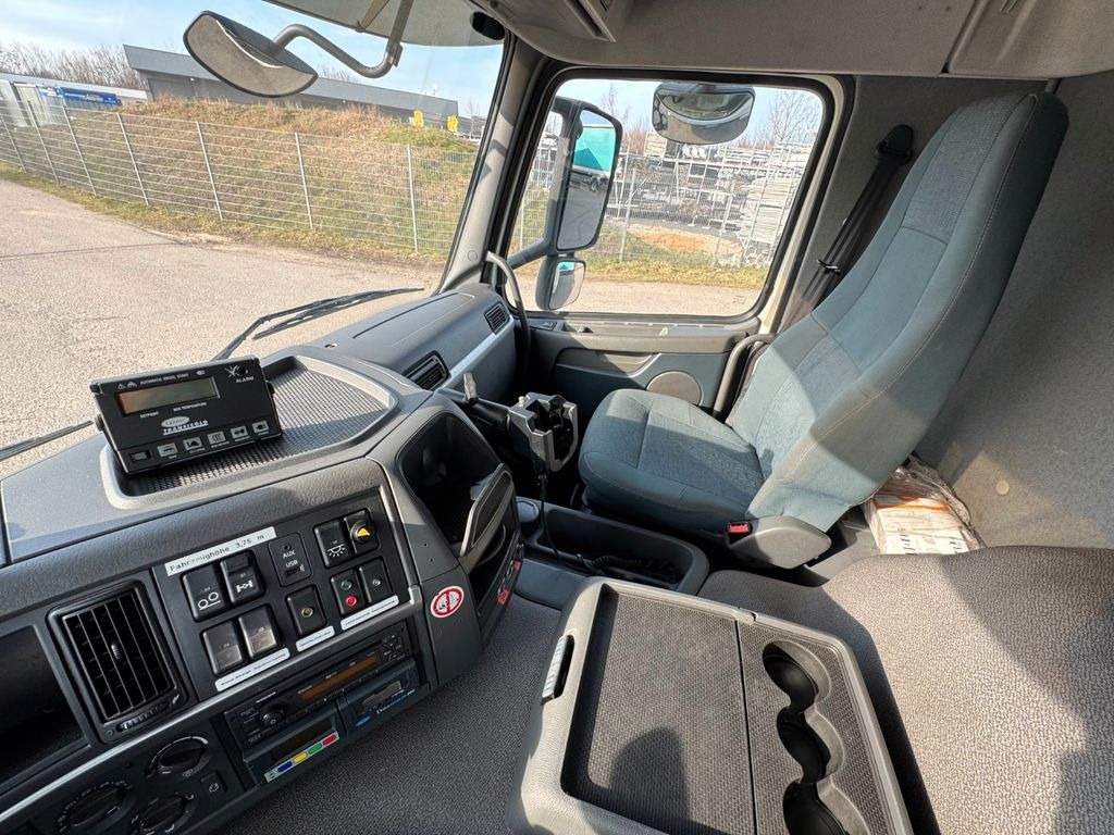 Refrigerator truck Volvo FM 410 6X2 Kühlkoffer mit Carrier Diesel & Strom: picture 11