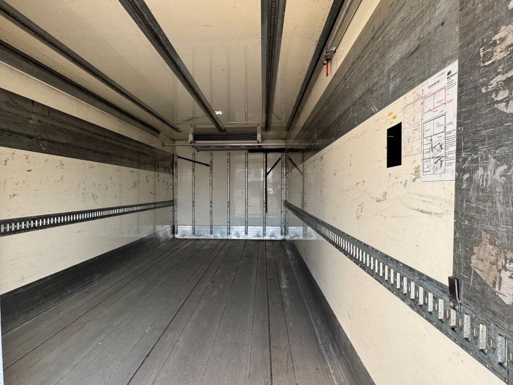 Refrigerator truck Volvo FM 410 6X2 Kühlkoffer mit Carrier Diesel & Strom: picture 17