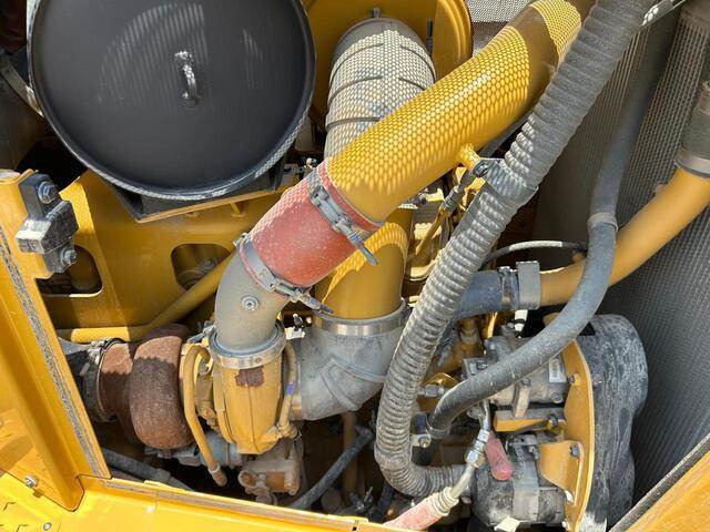Bulldozer CAT D8: picture 19