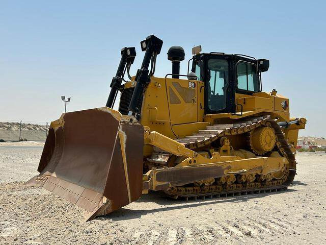 CAT D8 - Bulldozer: picture 1 CAT D8 - Bulldozer: picture 1