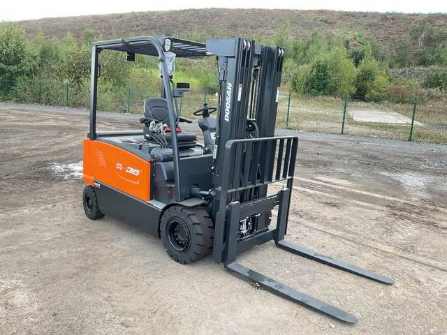 Doosan B35X-7 PLUS - Electric forklift: picture 4 Doosan B35X-7 PLUS - Electric forklift: picture 4