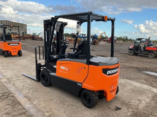 Doosan B35X-7 PLUS - Electric forklift: picture 2 Doosan B35X-7 PLUS - Electric forklift: picture 2
