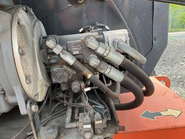 Articulated boom JLG 600AJ: picture 19