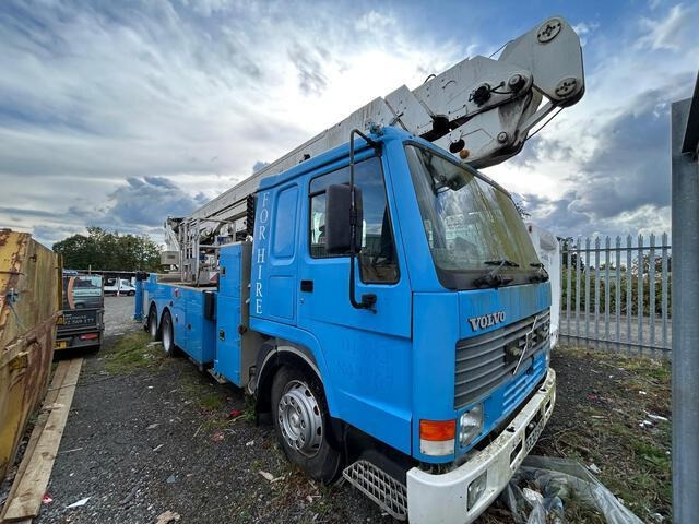 Volvo FL10 - Crane truck: picture 4 Volvo FL10 - Crane truck: picture 4